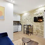 Freshly Renovated Apartment In The Heart Of Paris