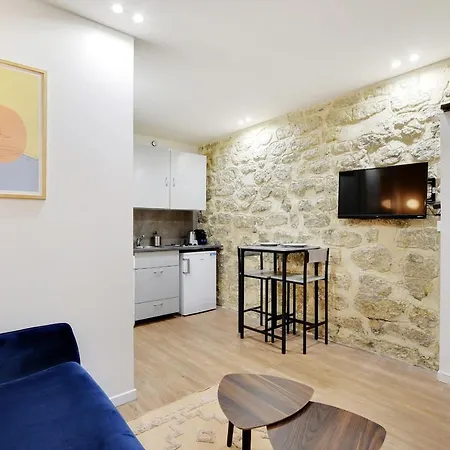 Freshly Renovated In The Heart Of Appartamento *